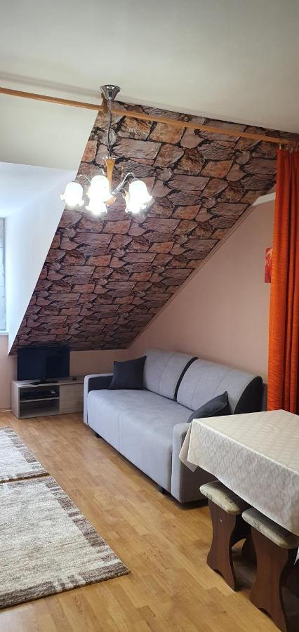 Venusz Apartman Cserkeszolo Exterior photo