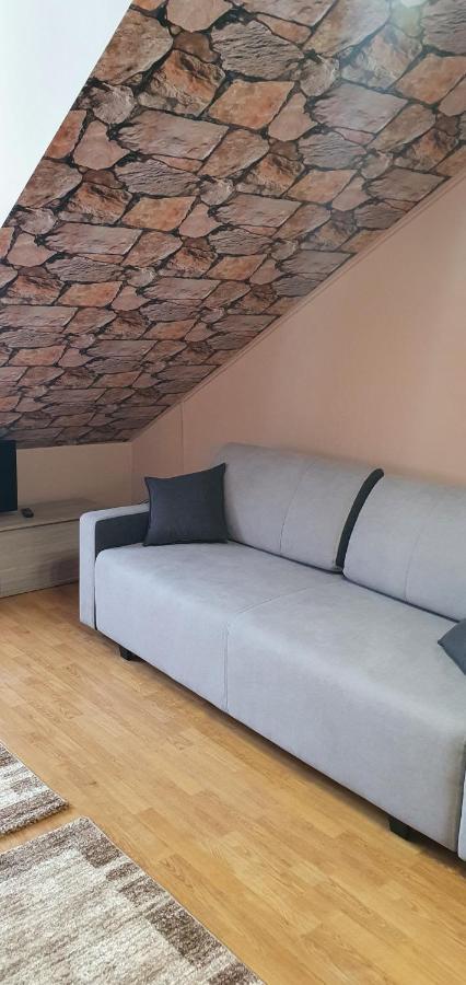 Venusz Apartman Cserkeszolo Exterior photo