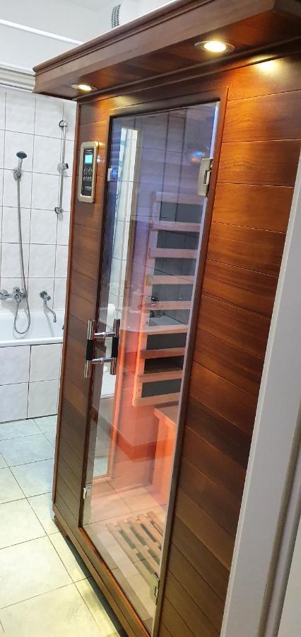 Venusz Apartman Cserkeszolo Exterior photo