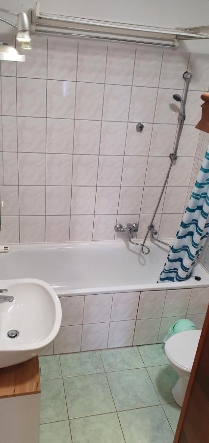 Venusz Apartman Cserkeszolo Exterior photo